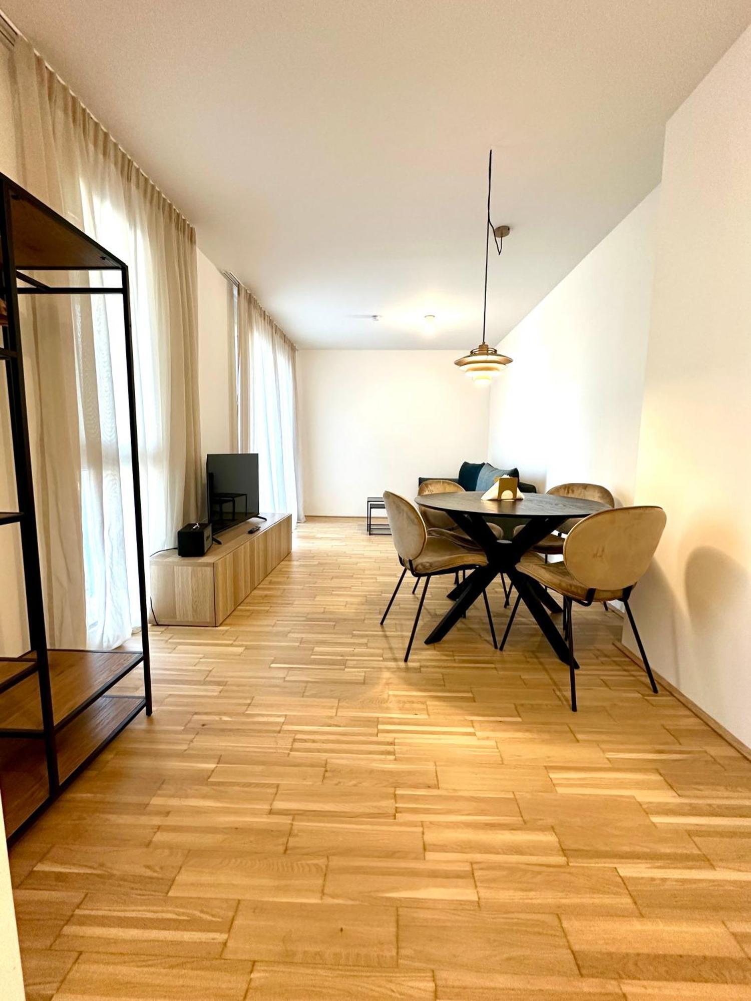 Coho City Apartments Mit Hauseigener Tiefgarage Vienna Luaran gambar