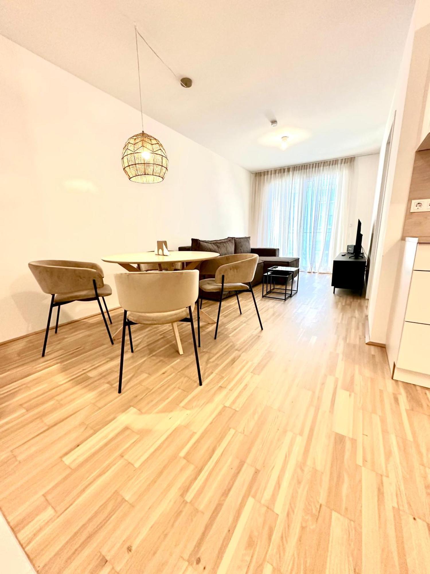 Coho City Apartments Mit Hauseigener Tiefgarage Vienna Luaran gambar