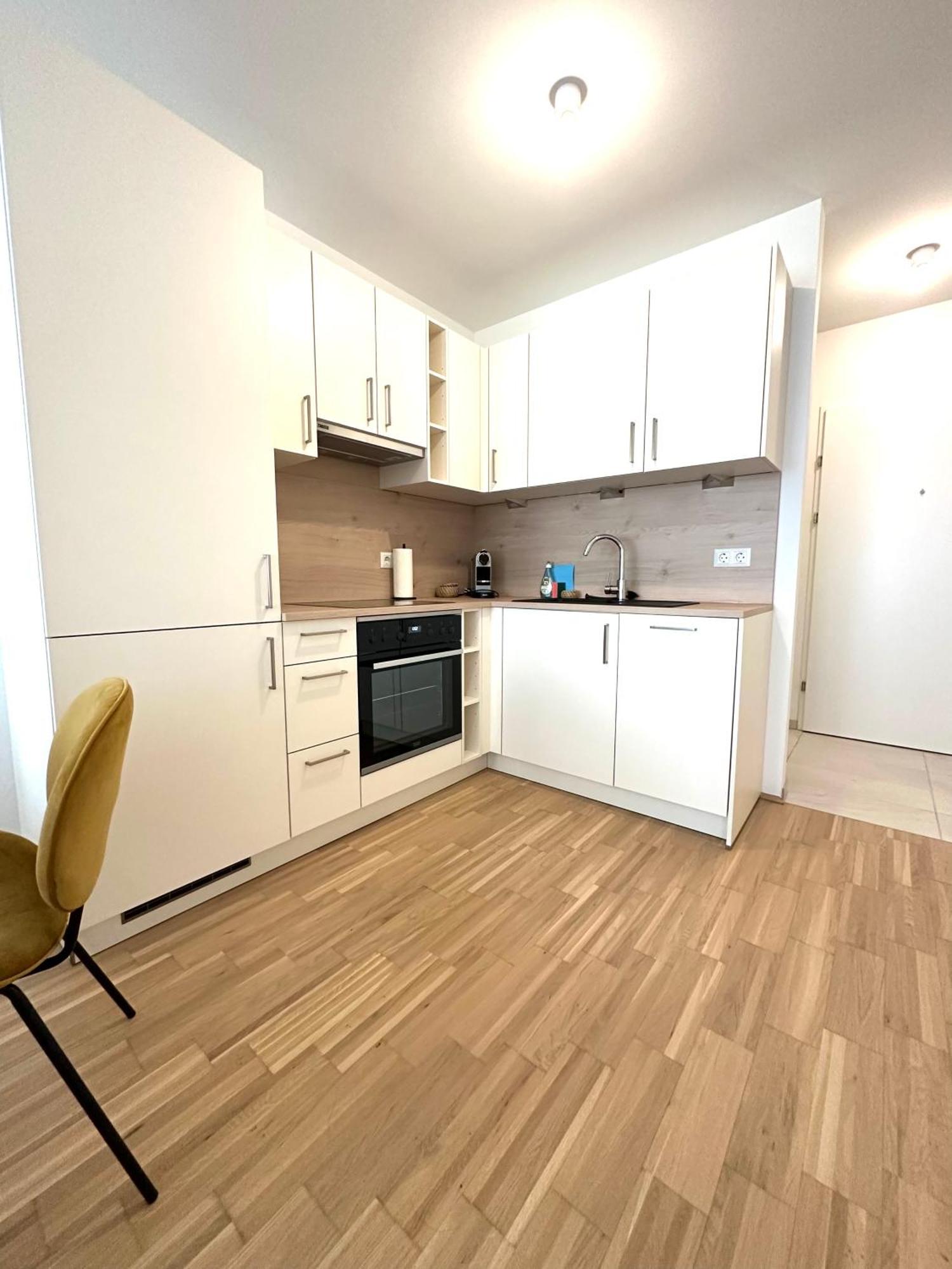 Coho City Apartments Mit Hauseigener Tiefgarage Vienna Luaran gambar