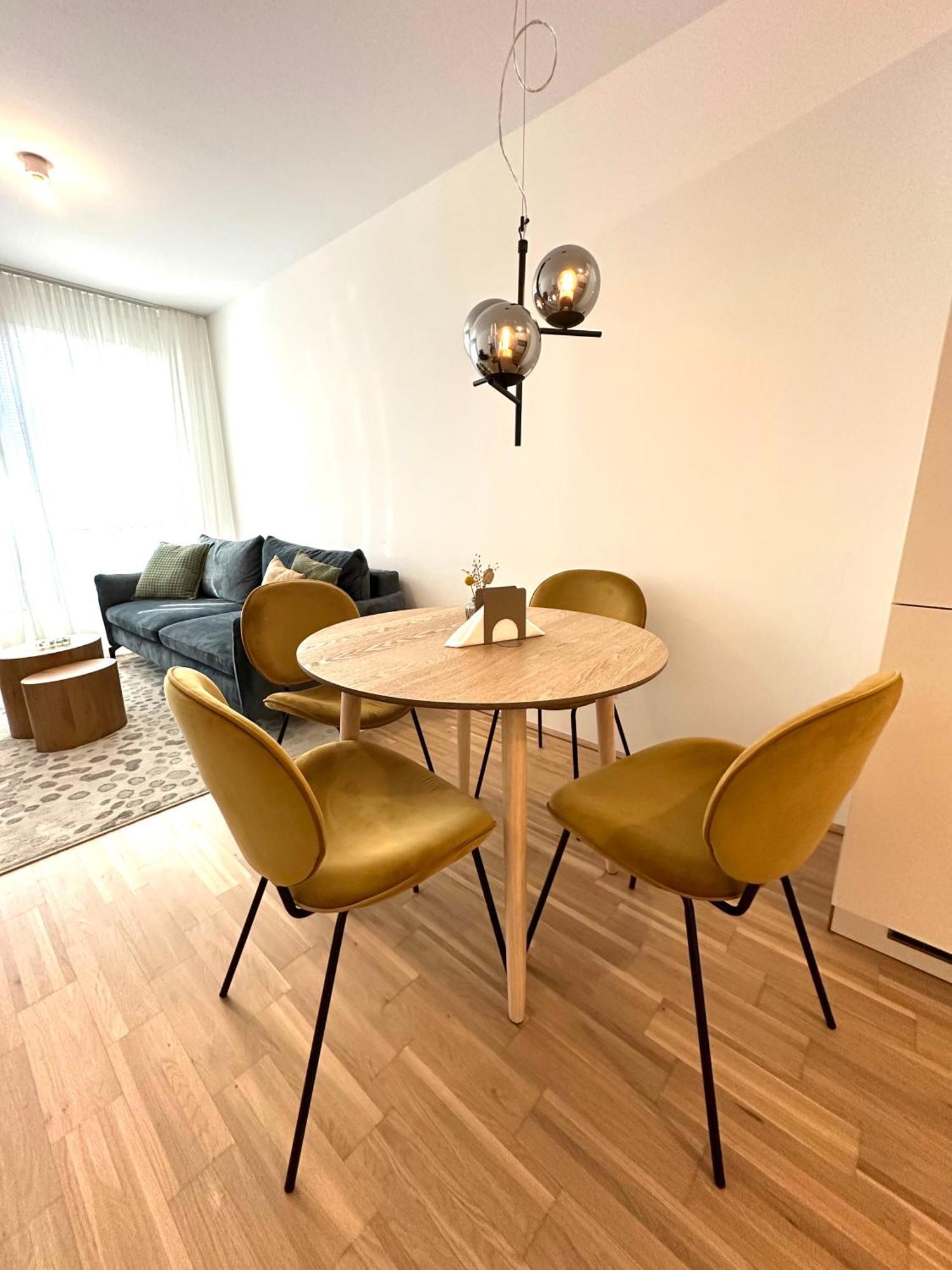 Coho City Apartments Mit Hauseigener Tiefgarage Vienna Luaran gambar