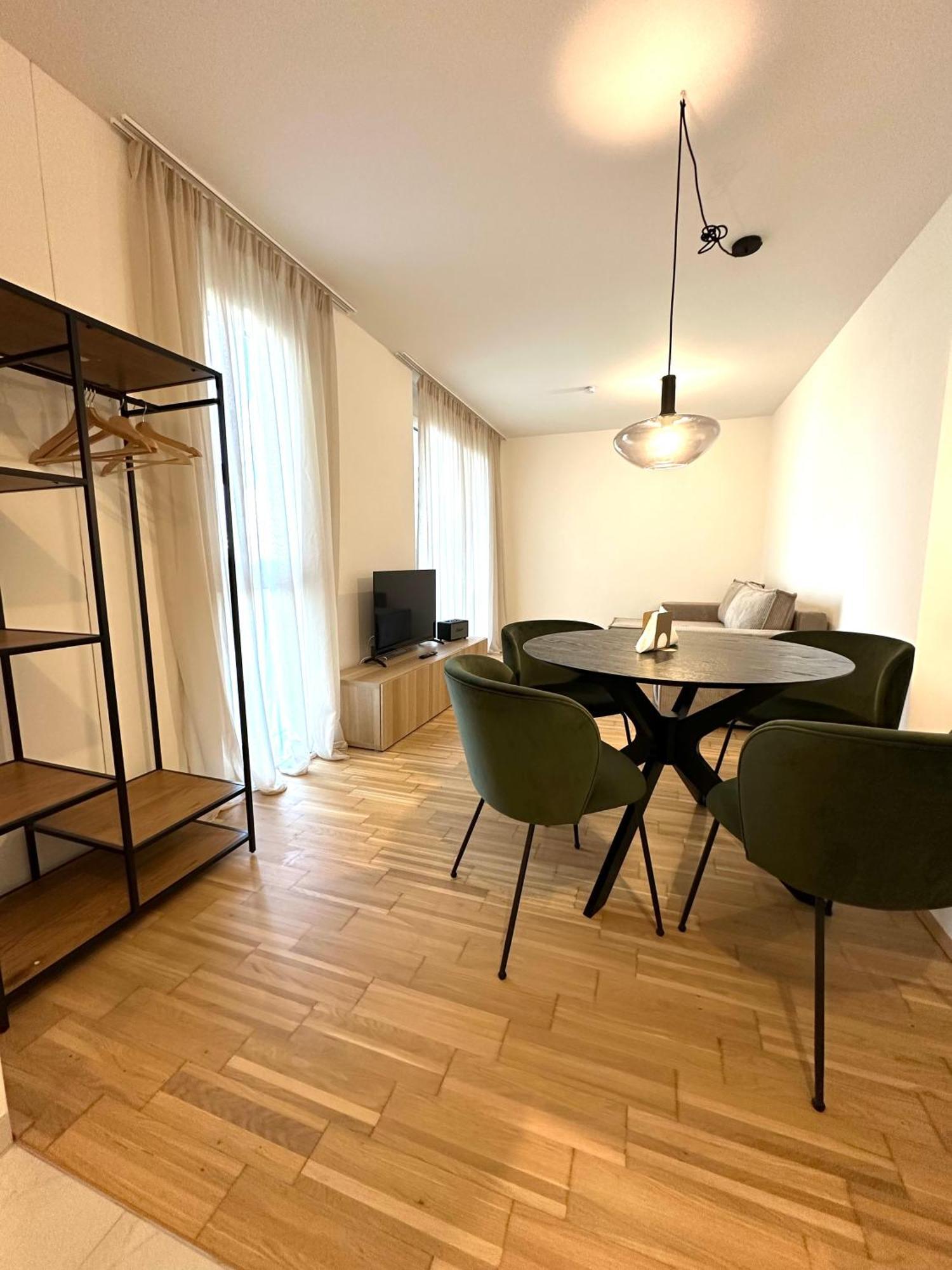 Coho City Apartments Mit Hauseigener Tiefgarage Vienna Luaran gambar