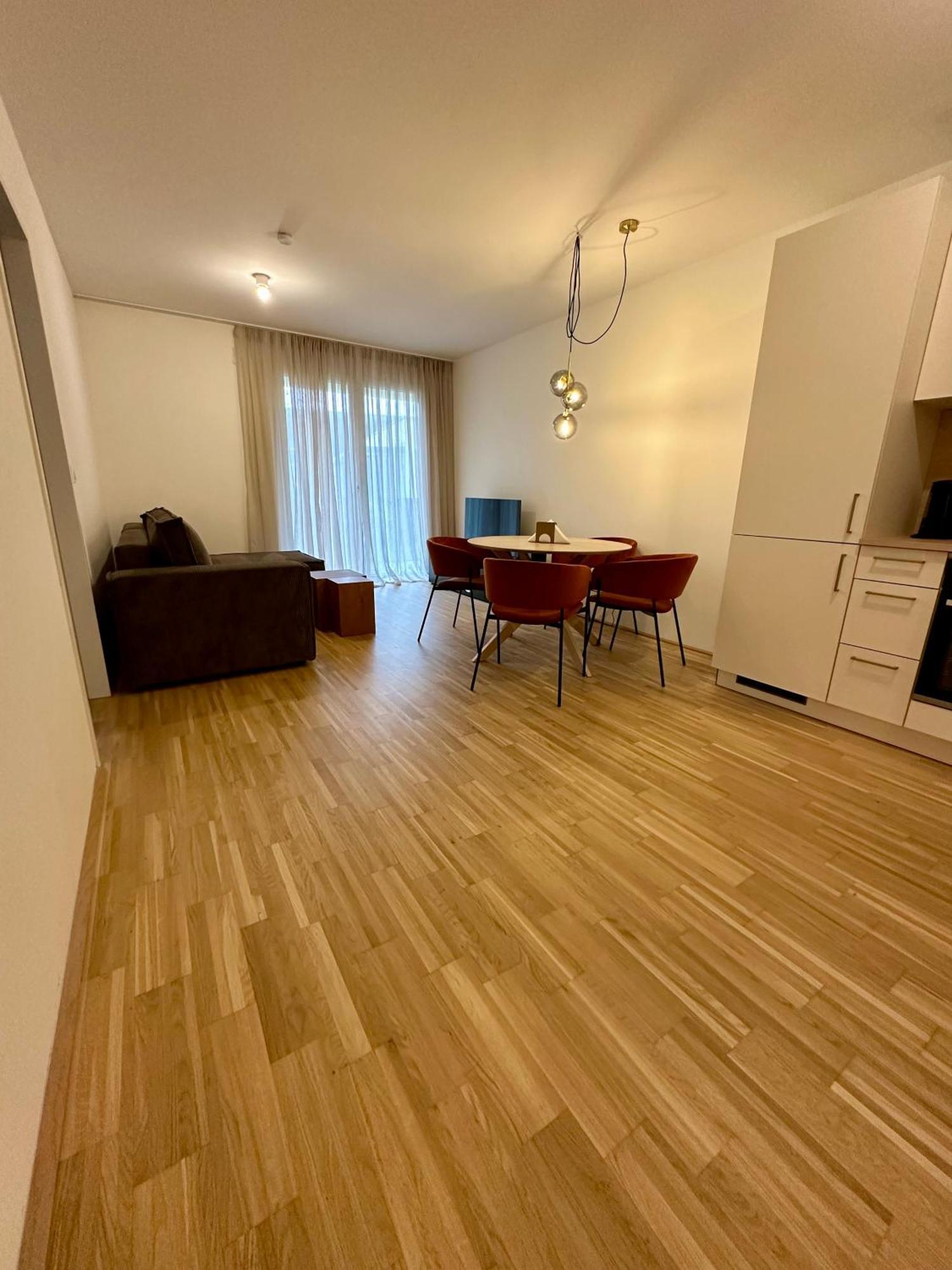 Coho City Apartments Mit Hauseigener Tiefgarage Vienna Luaran gambar