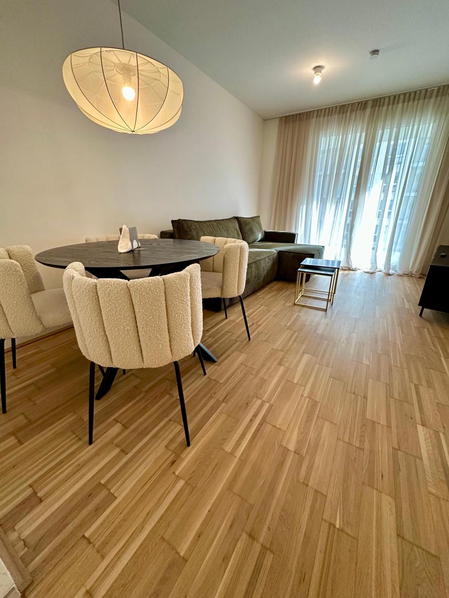 Coho City Apartments Mit Hauseigener Tiefgarage Vienna Luaran gambar