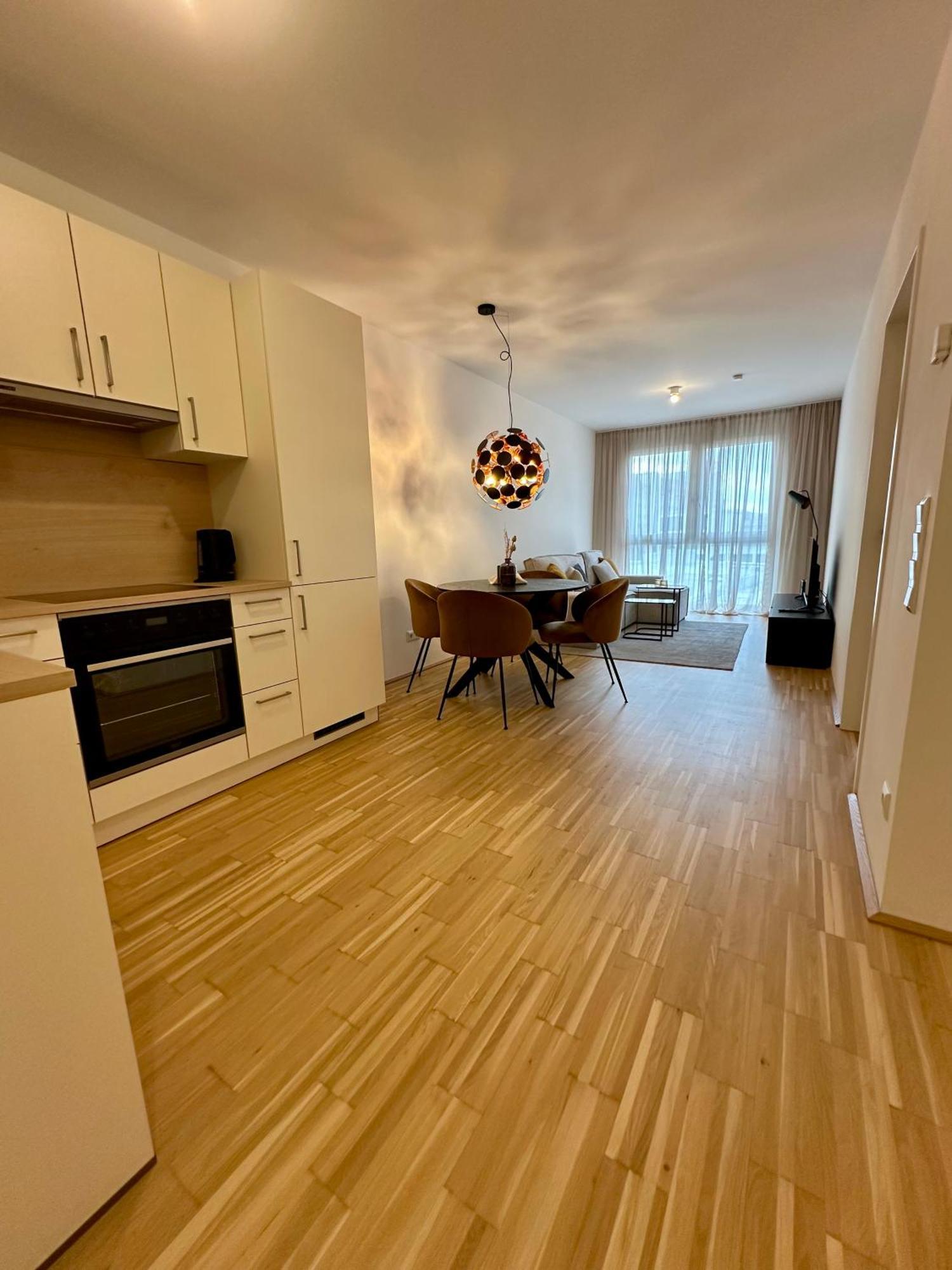 Coho City Apartments Mit Hauseigener Tiefgarage Vienna Luaran gambar