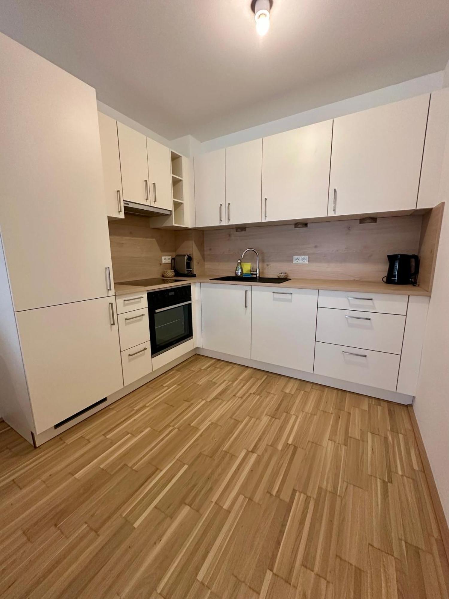 Coho City Apartments Mit Hauseigener Tiefgarage Vienna Luaran gambar